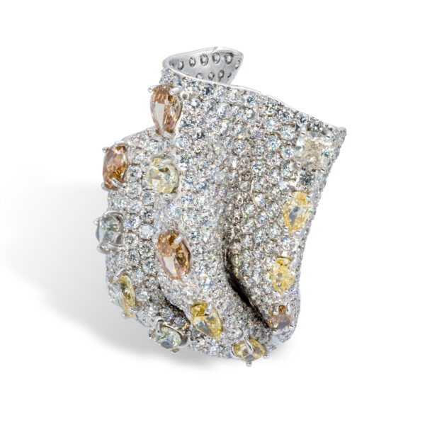 d'Avossa Ring in 18kt white gold with White and Natural Fancy Diamonds
