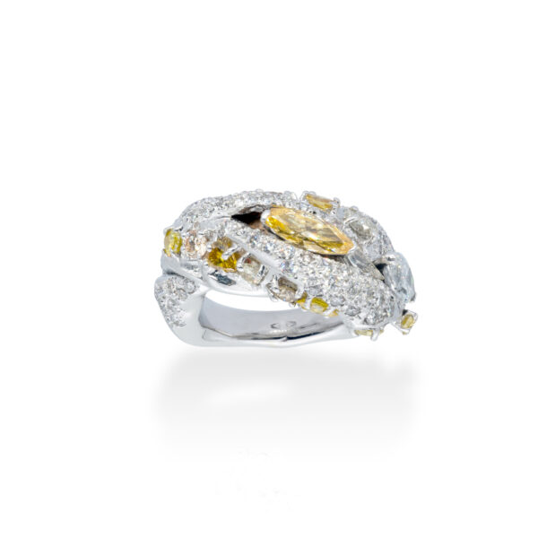 d'Avossa Ring in 18kt white gold with two central Diamonds marquise cut, Fancy yellow and White, on a pavé of white diamonds and two rows of Fancy Yellow diamonds. (6)