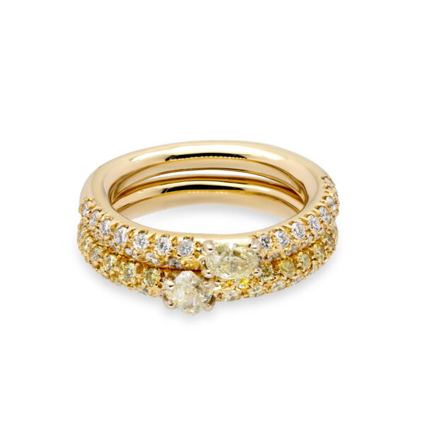 d'Avossa Ring 18kt gold with a pavé of fancy yellow natural diamonds and a central fancy natural pear shape diamond