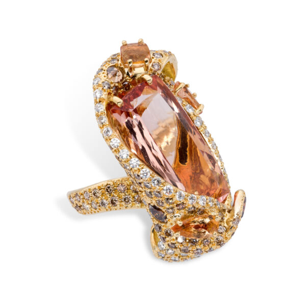 d'Avossa Ring in 18kt yellow gold with a Central Cushion Morganite and Fancy Diamonds