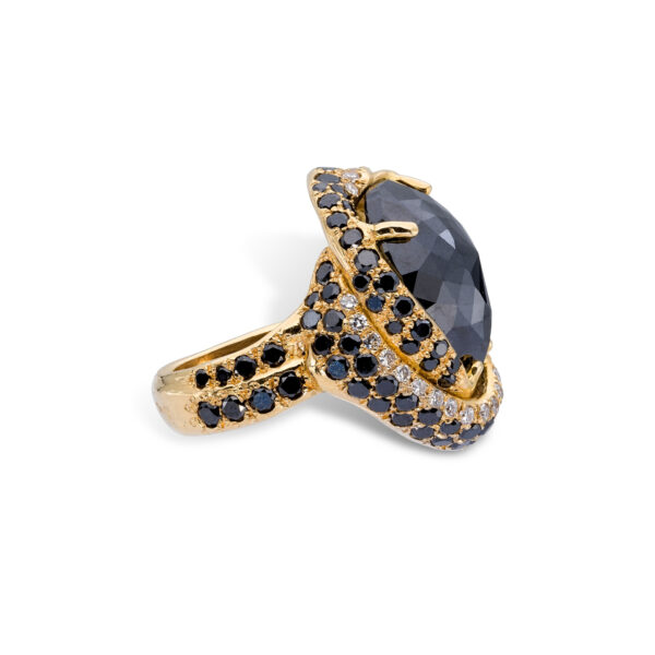 d'Avossa Ring in 18kt yellow gold with Central Pear Shape Black Diamond