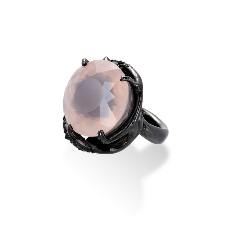 d'Avossa Ring from Rêves d'Argent Collection, in black silver, with Rose Quartz and Sapphires (1)