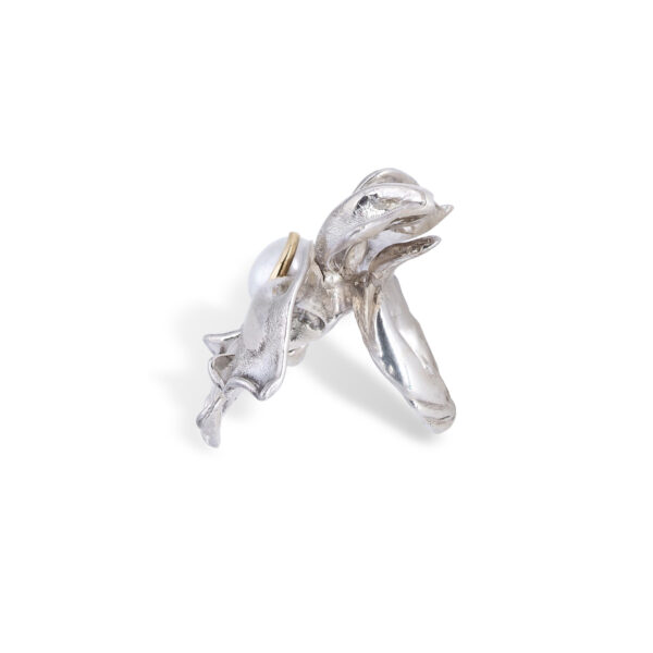 d'Avossa Flower Ring in Silver with Yellow Gold and Pearl