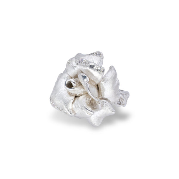 d'Avossa Rose Ring in Silver with white Diamonds