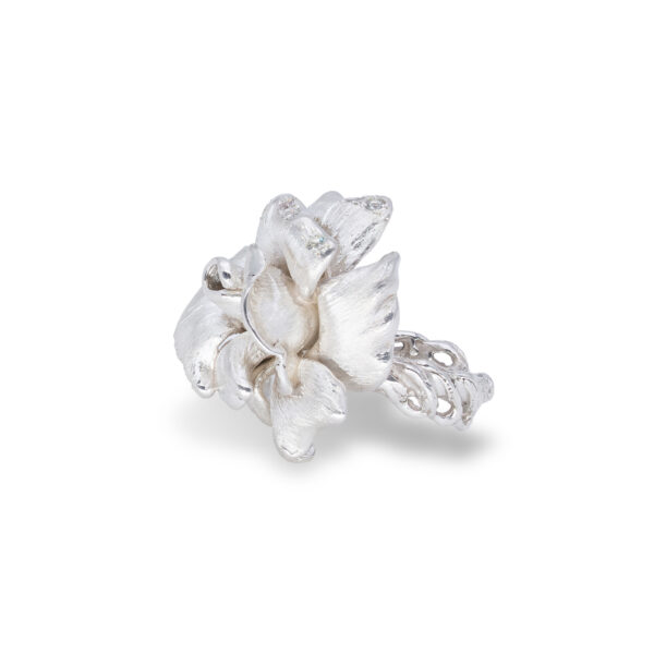 d'Avossa Rose Ring in Silver with white Diamonds